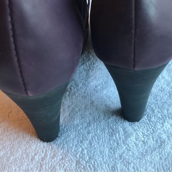 F-troupe lace up plum coloured heel shoe. Size 39. - Picture 2 of 7